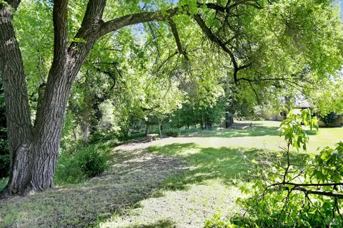 Exterior - 110 La Mancha Way, Sonoma, CA 95476 photo 11 of 12