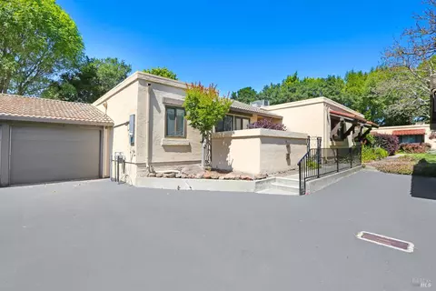 110 La Mancha Way, Sonoma, CA 95476
