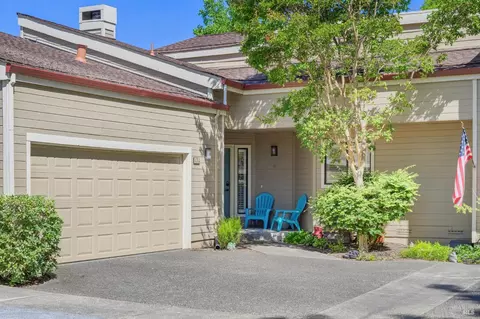 4704 Shade Tree Ln, Santa Rosa, CA 95405