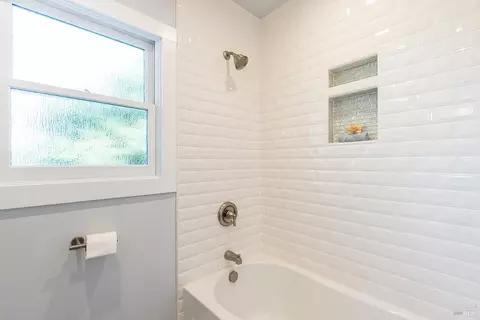 Bath - 2940 Devita Dr, Napa, CA 94558 photo 3 of 3