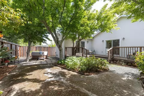 Exterior - 2940 Devita Dr, Napa, CA 94558 photo 4 of 9
