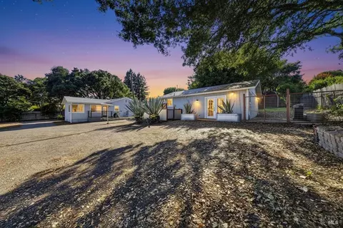 8813-8815 Petaluma Hill Rd, Penngrove, CA 94951