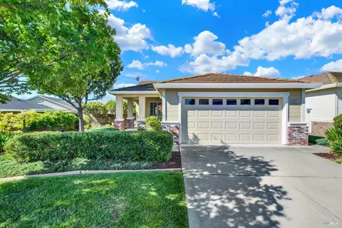 367 Bartlett Ln, Vacaville, CA 95687