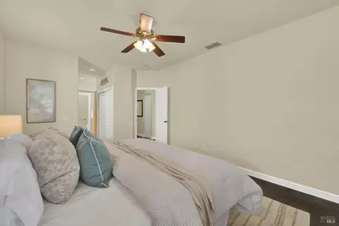 Bedroom - 367 Bartlett Ln, Vacaville, CA 95687 photo 3 of 5
