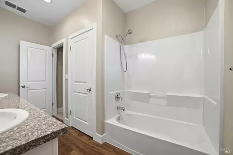 Bath - 49 Lipton Way, Cotati, CA 94931 photo 3 of 4