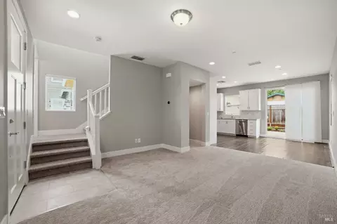 Entry Way - 49 Lipton Way, Cotati, CA 94931 photo 1 of 7