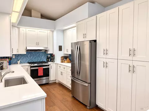 2008 Stonefield Ln, Santa Rosa, CA 95403