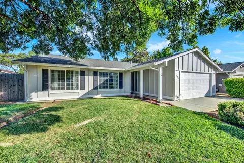 276 Ponderosa Dr, Vacaville, CA 95687