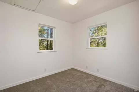Bedroom - 10313 Brookside Dr, Middletown, CA 95461 photo 2 of 4