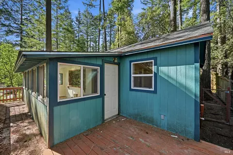 10313 Brookside Dr, Middletown, CA 95461