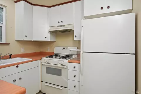 Kitchen - 10313 Brookside Dr, Middletown, CA 95461 photo 1 of 2