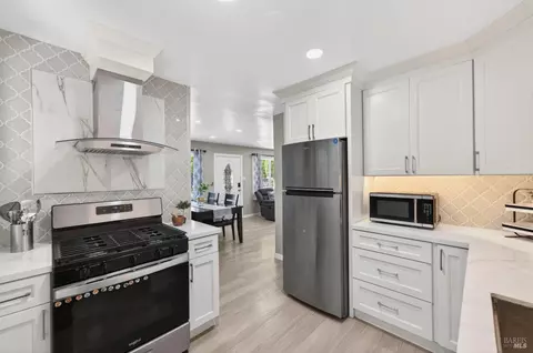 Kitchen - 531 E Tennessee St, Fairfield, CA 94533 photo 1 of 3