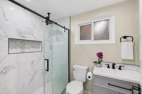 Bath - 531 E Tennessee St, Fairfield, CA 94533 photo 1 of 3