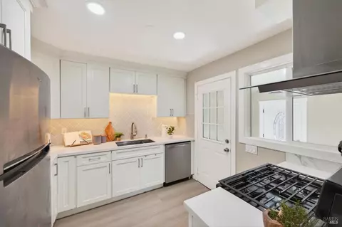 Kitchen - 531 E Tennessee St, Fairfield, CA 94533 photo 2 of 3