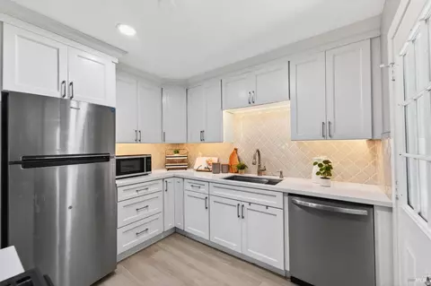 Kitchen - 531 E Tennessee St, Fairfield, CA 94533 photo 3 of 3