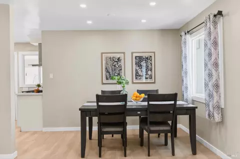 Dining - 531 E Tennessee St, Fairfield, CA 94533 photo 3 of 4