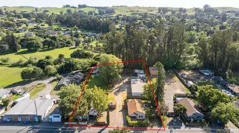 52 Eastman Ln, Petaluma, CA 94952