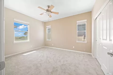Bedroom - 1081 Madrone Ave, Vallejo, CA 94592 photo 4 of 5