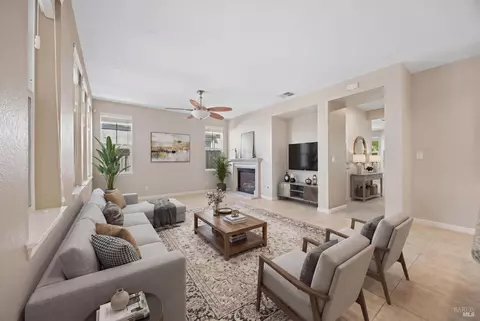 Living - 1081 Madrone Ave, Vallejo, CA 94592 photo 6 of 7
