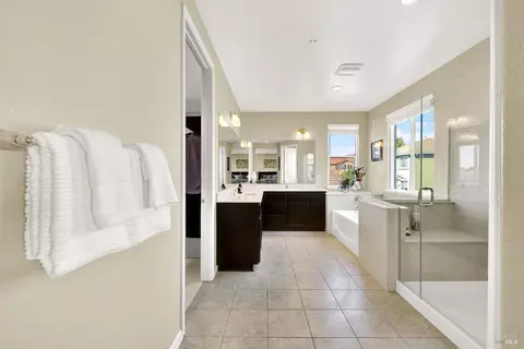 Bath - 4538 Paseo Dr, Fairfield, CA 94534 photo 3 of 7