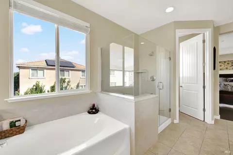 Bath - 4538 Paseo Dr, Fairfield, CA 94534 photo 5 of 7