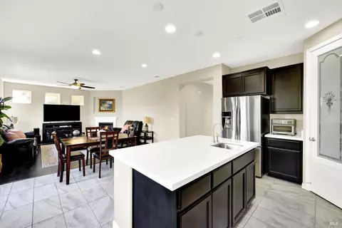 Kitchen - 4538 Paseo Dr, Fairfield, CA 94534 photo 4 of 9