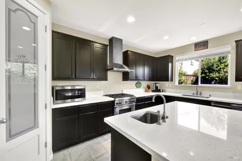 Kitchen - 4538 Paseo Dr, Fairfield, CA 94534 photo 5 of 9