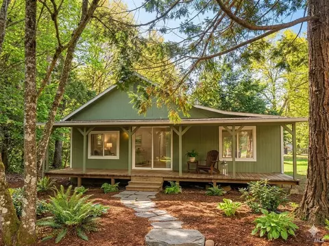 701 Branscomb Rd, Laytonville, CA 95454