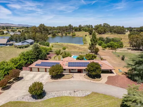 4445 Peaceful Glen Rd, Vacaville, CA 95688