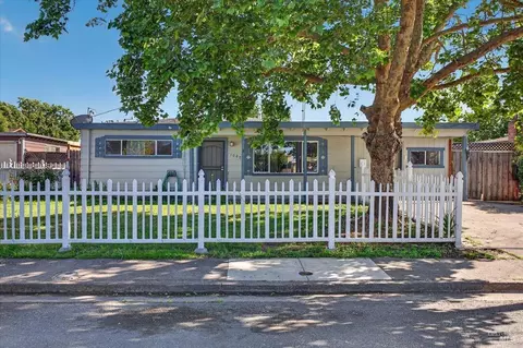1048 San Clemente Dr, Santa Rosa, CA 95404