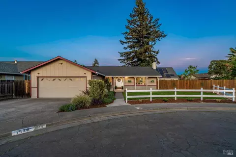 1526 Bruce Ct, Santa Rosa, CA 95401