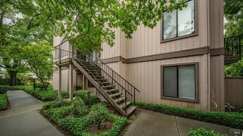 1801 Marshall Rd #905, Vacaville, CA 95687