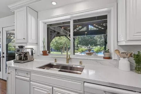 Kitchen - 1541 Chablis Rd, Healdsburg, CA 95448 photo 5 of 5