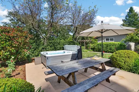 Exterior - 1541 Chablis Rd, Healdsburg, CA 95448 photo 9 of 29