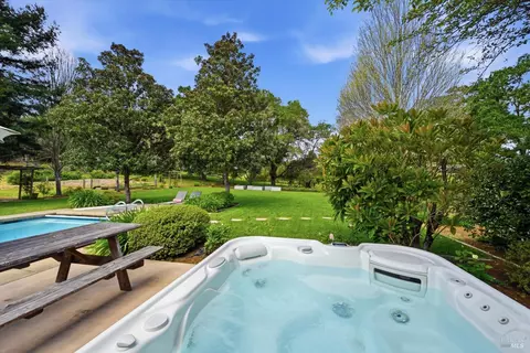 Exterior - 1541 Chablis Rd, Healdsburg, CA 95448 photo 17 of 29