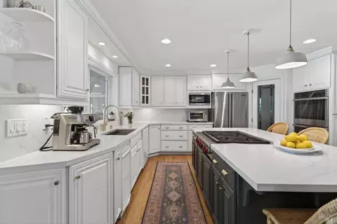 Kitchen - 1541 Chablis Rd, Healdsburg, CA 95448 photo 4 of 5