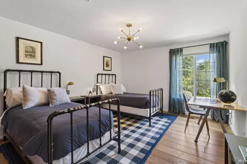 Bedroom - 1541 Chablis Rd, Healdsburg, CA 95448 photo 3 of 9