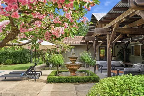 1541 Chablis Rd, Healdsburg, CA 95448