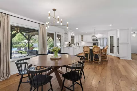 Dining - 1541 Chablis Rd, Healdsburg, CA 95448 photo 1 of 4