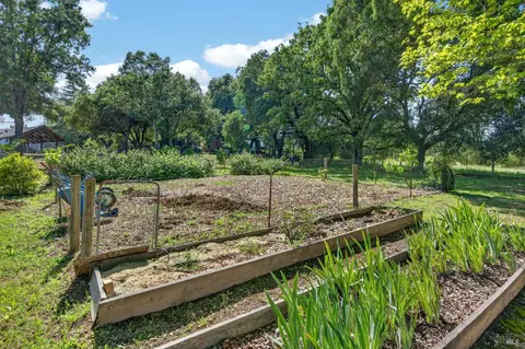 Exterior - 1541 Chablis Rd, Healdsburg, CA 95448 photo 20 of 29