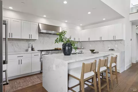 Kitchen - 321 Loring Ave, Mill Valley, CA 94941 photo 4 of 4
