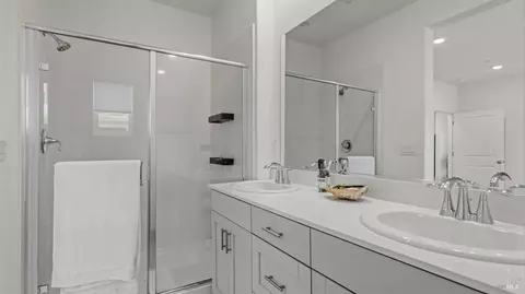 Bath - 3044 Balance Cir, Fairfield, CA 94533 photo 2 of 2