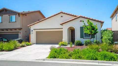 Exterior - 3044 Balance Cir, Fairfield, CA 94533 photo 2 of 13
