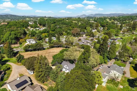 View/Area - 4011 E 3rd Ave, Napa, CA 94558 photo 3 of 8