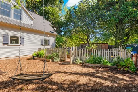 Exterior - 4011 E 3rd Ave, Napa, CA 94558 photo 20 of 30
