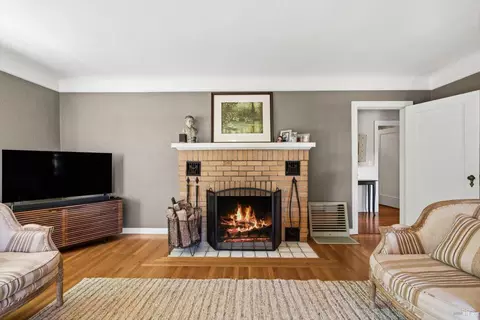 Living - 4011 E 3rd Ave, Napa, CA 94558 photo 2 of 4