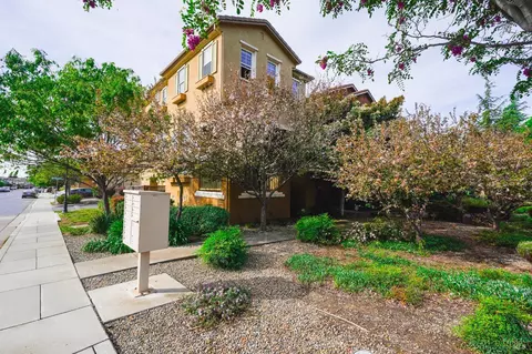 2740 Midtown Ln, Fairfield, CA 94533