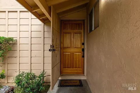 Entry Way - 431 Gonzaga Ave, Vallejo, CA 94589 photo 1 of 3