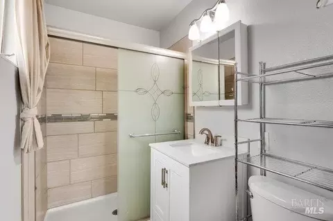 Bath - 431 Gonzaga Ave, Vallejo, CA 94589 photo 3 of 3