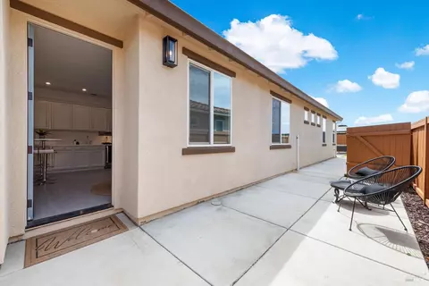 1455 Blossom Way, Dixon, CA 95620